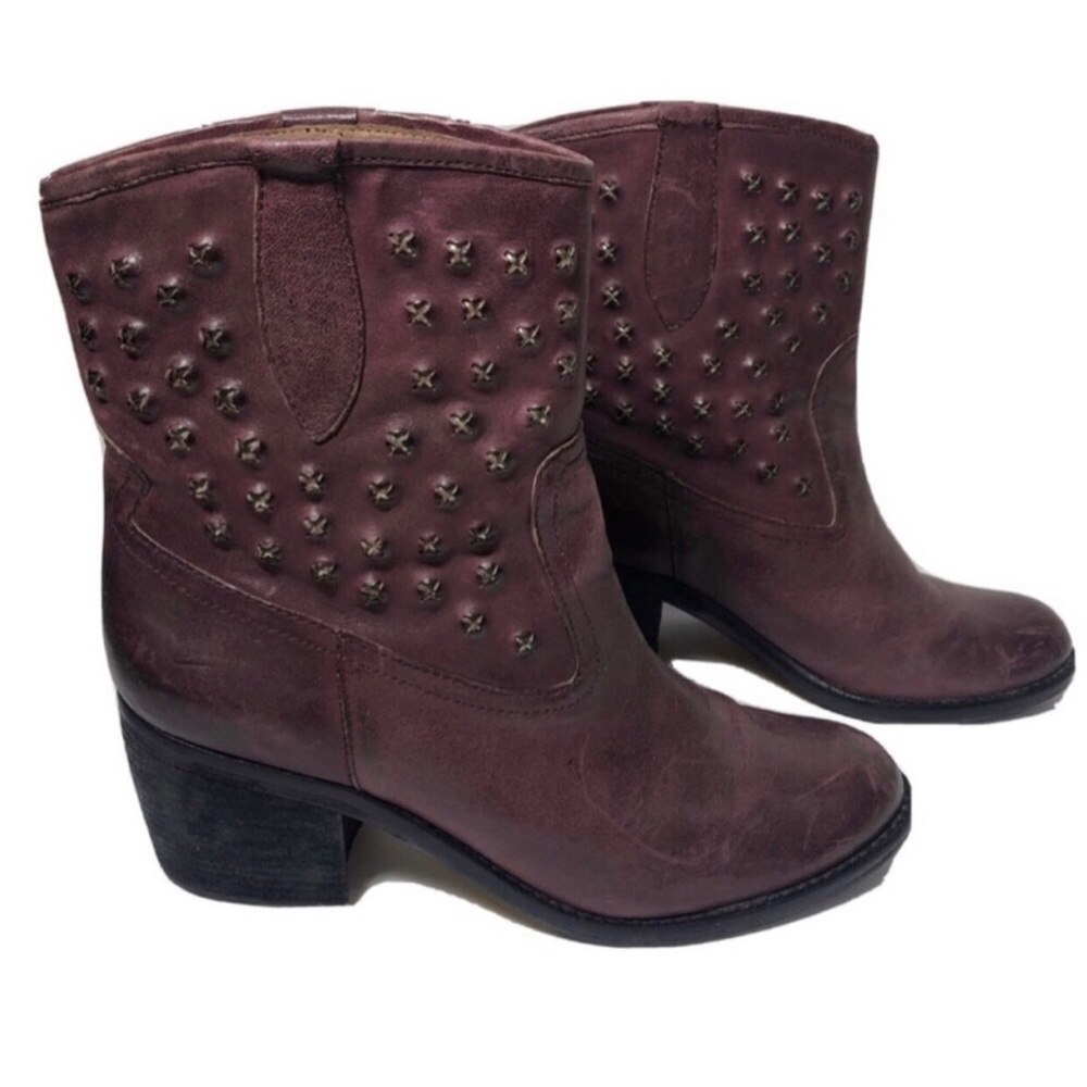 Donald J. Pliner Baila studded leather boots. Size 8.